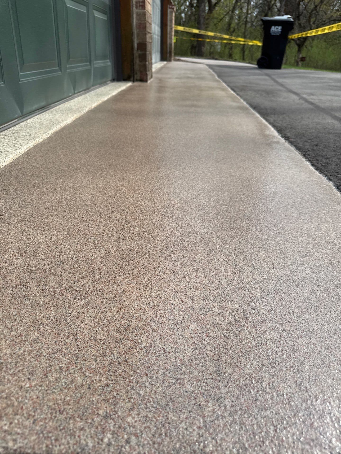 Quartz flooring apron